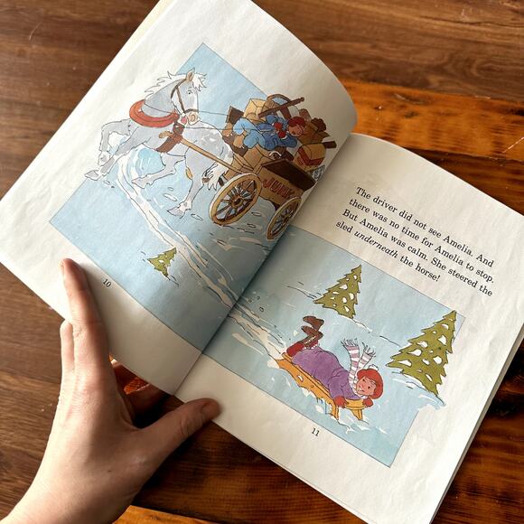 Vintage Young Amelia Earhart A Dream To Fly Paperback Book - Picture 4 of 7